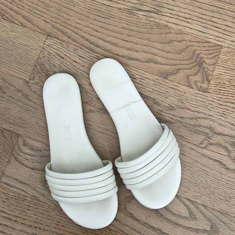 White tkees size 6